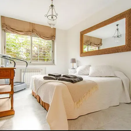 Arruzafa Διαμέρισμα *